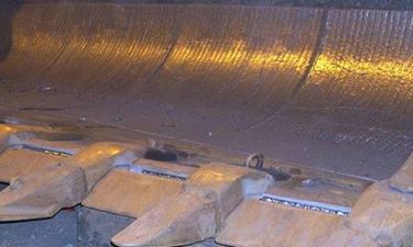 UltraMet Chromium Carbide Cladding on Loader